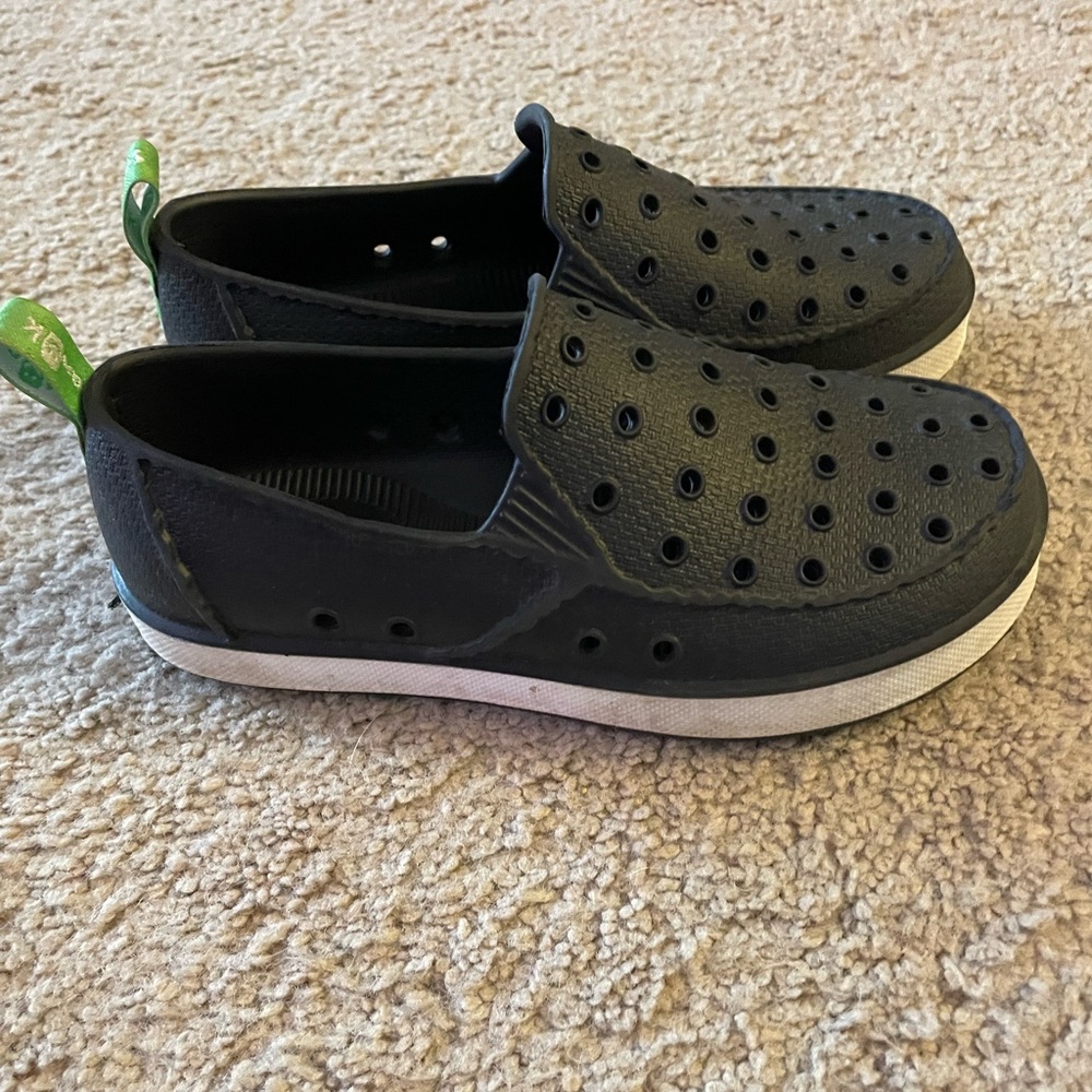 Sanuk water shoes 13